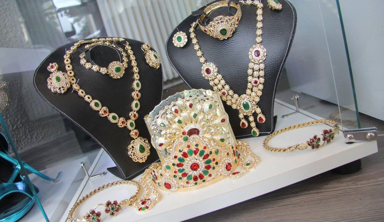 12247968_447801698737905_8521088833242094589_O 1296X750 | Voiles et Paillettes Quelle est l’importance des bijoux dans une tenue de mariage oriental ? Guebwiller